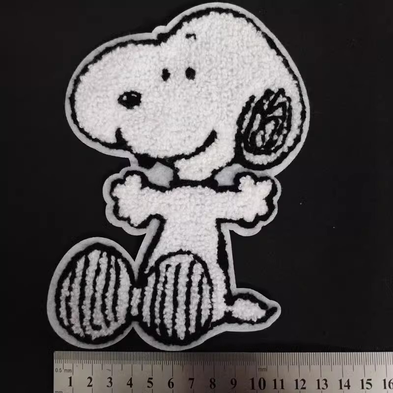 White Snoopy Towel Embroidery Patch Fabric Patch Clothing Accessories Children's Clothing Decoration Patch Hole Patch Canvas Bag Badge