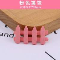 Абрикосовый розовый забор