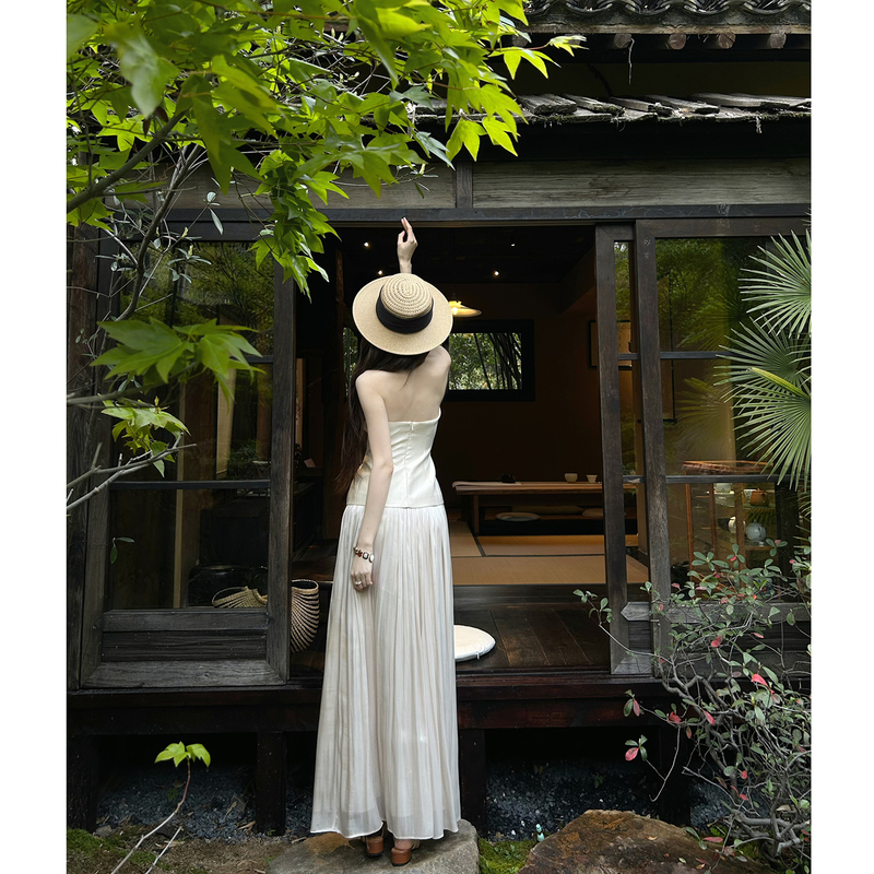 Chuchuelara Stunning Halter Neck Vest for Women 2026 Spring/Summer Sleeveless Waist-Cinching Top