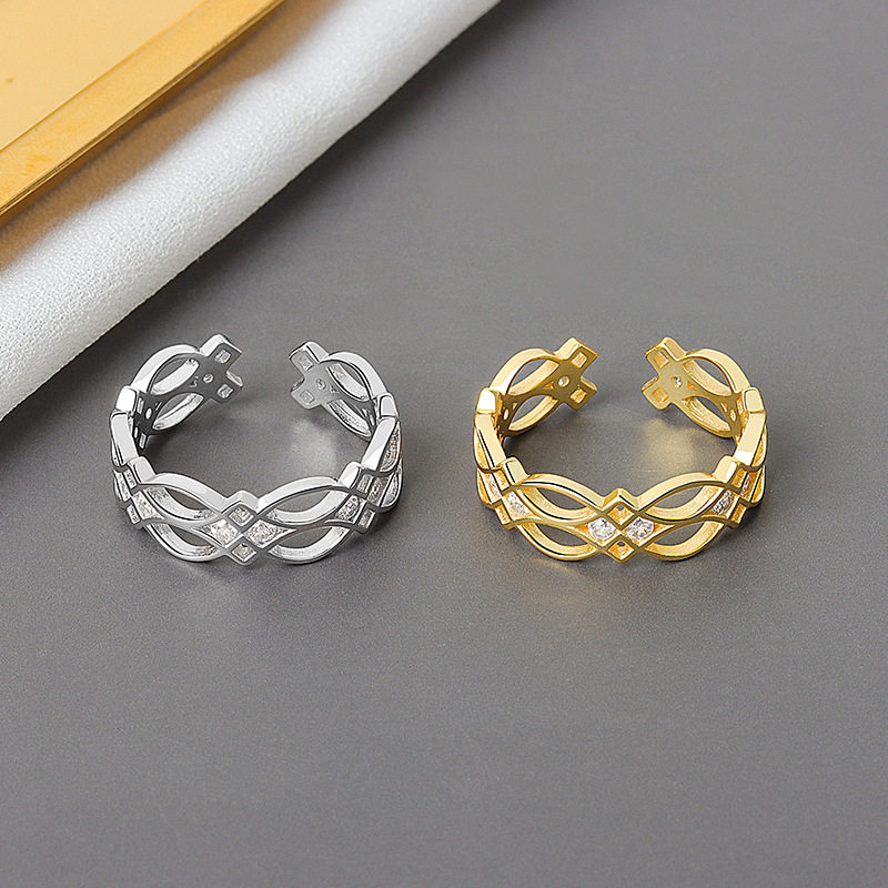 European and American fashion hollowed-out flower pattern ring female crowd design personality 100 lap ornament Valentine's Day gift