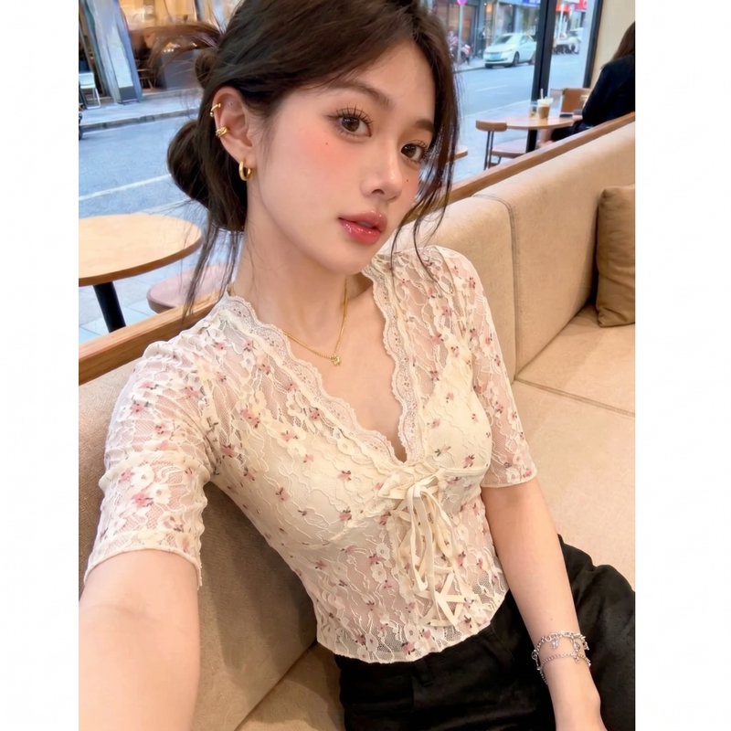 Korean-Style Girl's Light Pink Floral Lace Top with Wavy V-Neck, Front Tie, Slim Fit, Slimming Effect, Half-Sleeve Base Shirt Y Korean-Style Girl's Light Pink Floral Lace Top with Wavy V-Neck, Front Tie, Slim Fit, Slimming Effect, Half-Sleeve Base Shirt Y