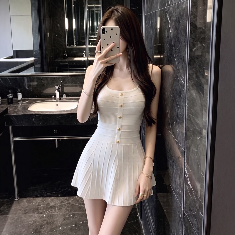 Pure and Sweet Style, Age-Reducing Sleeveless Vest Knitted Dress for Women, Summer Lazy Style, Waist-Cinching, Slimming A-Line Short Skirt