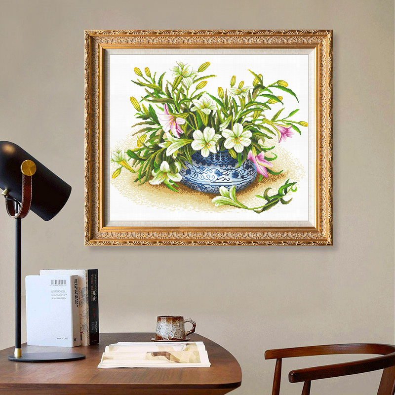 Cross stitch 2021 New thread embroidery small pieces flower vase fragrance Lily living room bedroom flower and grass simple embroidery