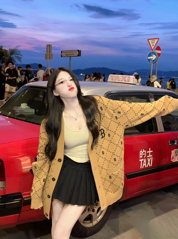 2025 Early Autumn New Knitted Cardigan with All-Over B Letter Monogram Sweater Jacket for Women, High-End Casual Outerwear Top