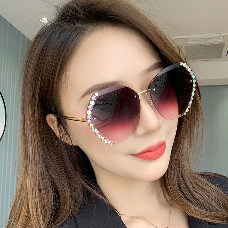 Inlaid drilling sunglasses women 2022 tennis red ins street clapping anti-UV Korean version round face sunscreen driving glasses sunglasses