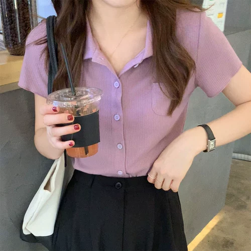 Рыжая короткая летняя тонкая трикотажная футболка с коротким рукавом, облегающий крой