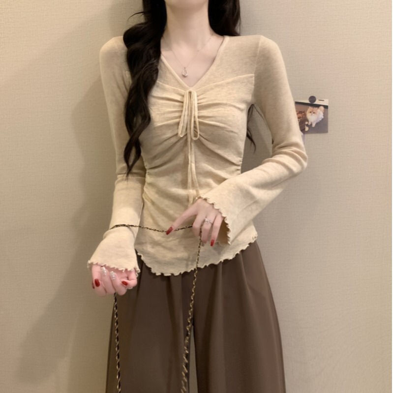 Women's Base Layer Shirt 2026 Spring New Popular V-Neck Stylish Knitted Sweater Inner Wear Waist-Cinching Short Top