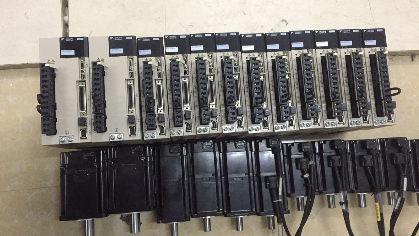 SGDV-R90A01B servo driver 9.5 of Yaskawa original dismantling machine has been tested in good condition