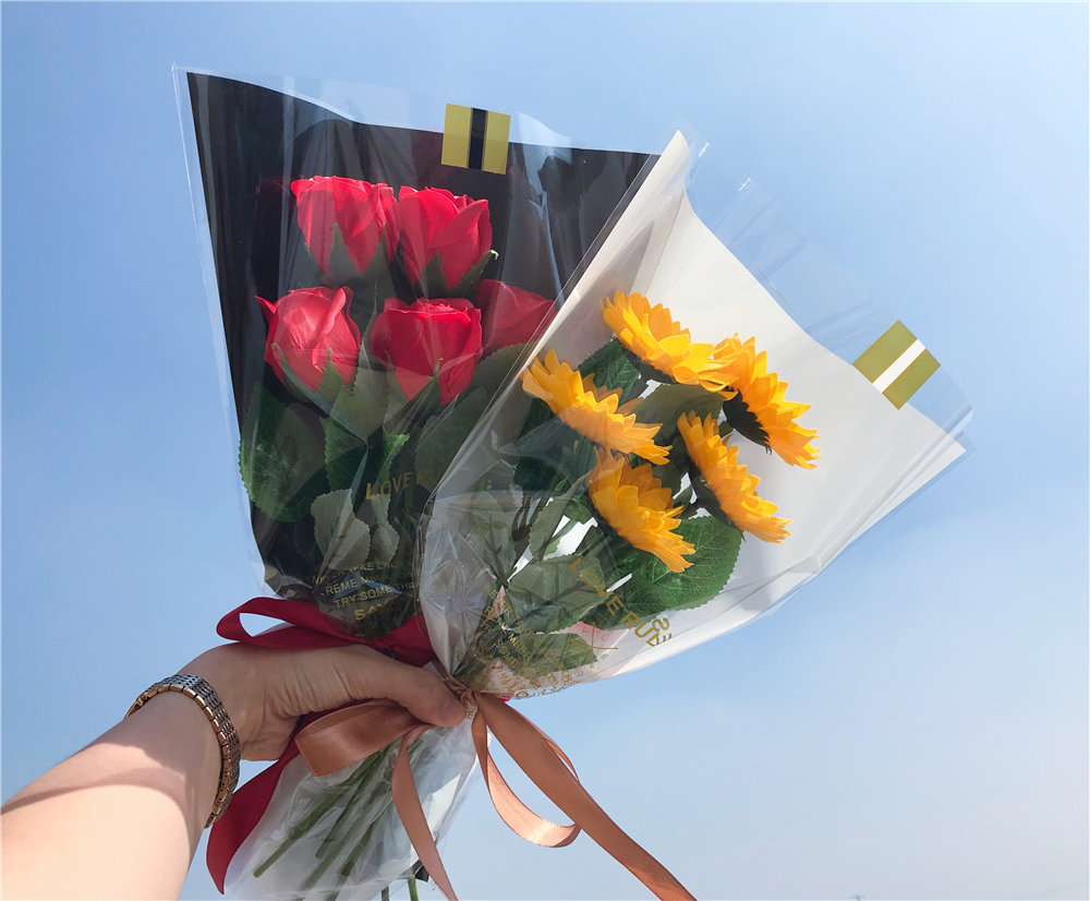 Creative activity gifts Carnations Roses Fragrant flowers Sunflowers Tanabata send flowers Girls birthday gifts take pictures