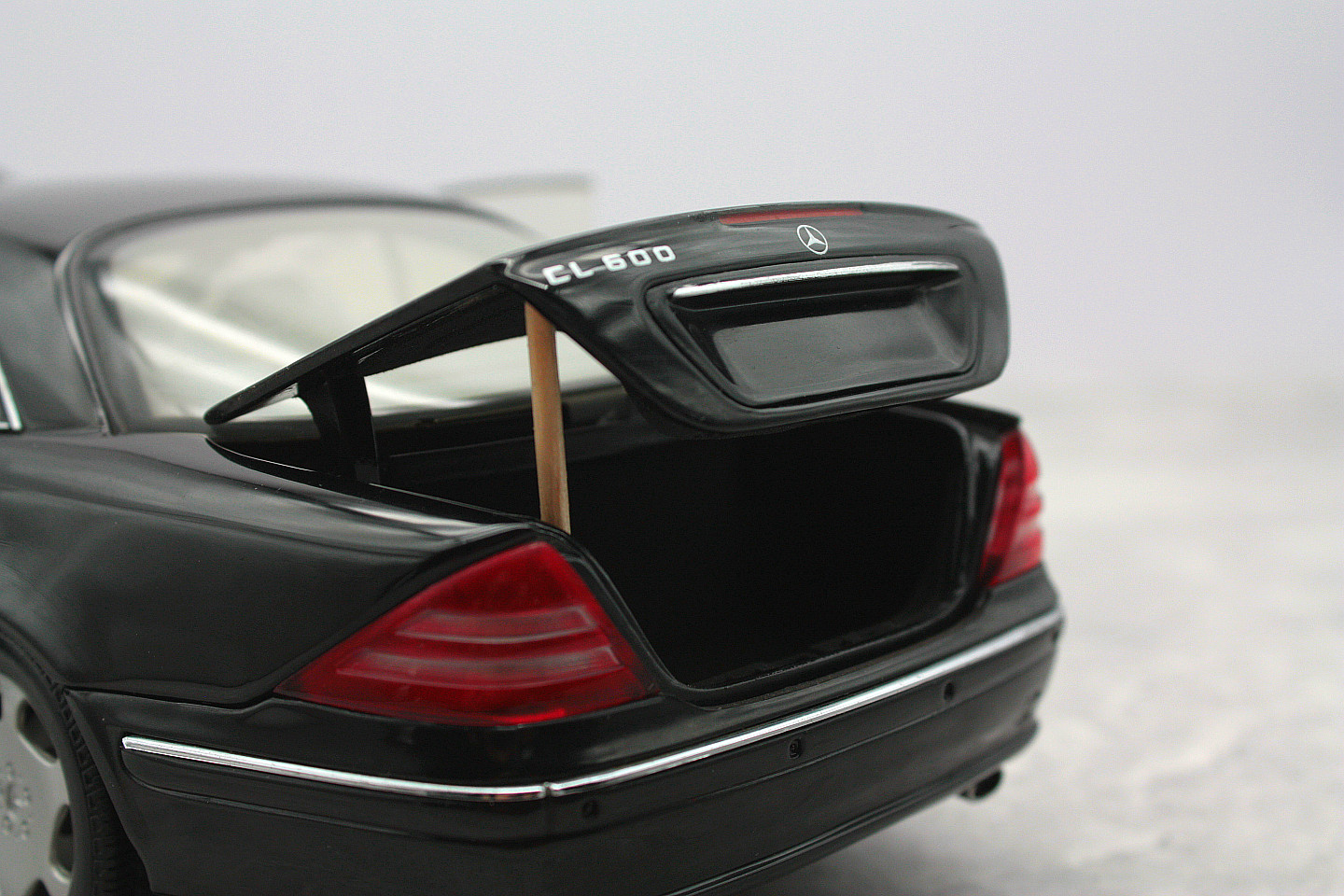 AUTOART Mercedes-Benz CL600 1/18 訳アリ 1/18 AUTOart Mercedes-Benz CL 600 CL600 (Black) Diecast Car Model