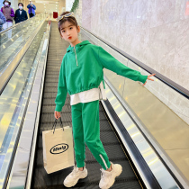 Children suit foreign air 2022 Spring autumn new girl Han version vest Lianhood Weater pants CUHK Childrens three sets