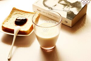 9.9元包邮 意大利进口 欧版开水杯玻璃杯 炫彩百色杯子