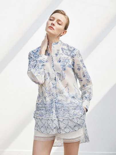 QIQIFUR neues blaues und weißes Porzellanhemd im chinesischen Stil, Frühherbst, neues bedrucktes Hemd im nationalen Stil, leichtes Hemd für Frauen