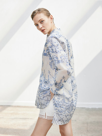 QIQIFUR neues blaues und weißes Porzellanhemd im chinesischen Stil, Frühherbst, neues bedrucktes Hemd im nationalen Stil, leichtes Hemd für Frauen