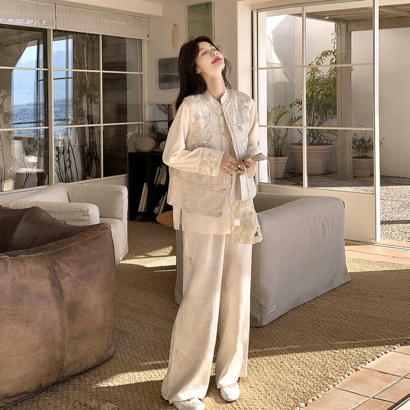 Off-White New Chinese-Style National Fashion Suit for Women, 2026 Spring, Heavy Embroidery Vest, Base Shirt, Wide-Leg Pants, Three-Piece Set