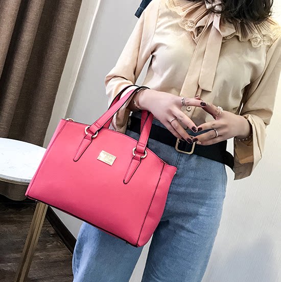 Large Capacity 2021 New Korean Version Fashion Casual 100 Hitch Woman Bag Mom Bag Office Worker Carry-on Satchel Bag