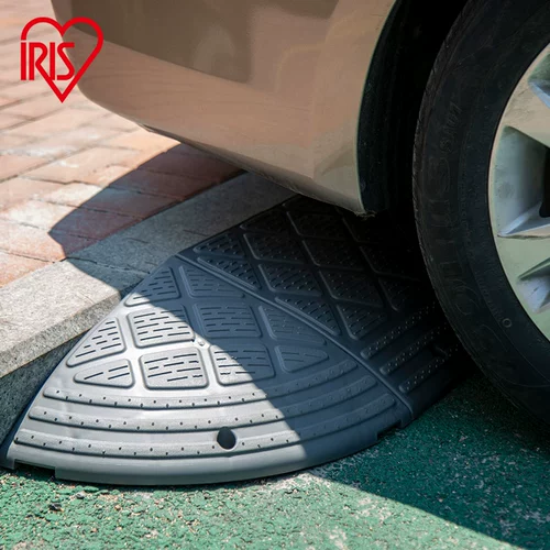 Алиса шаг -подушка склона подушки на открытом воздухе.