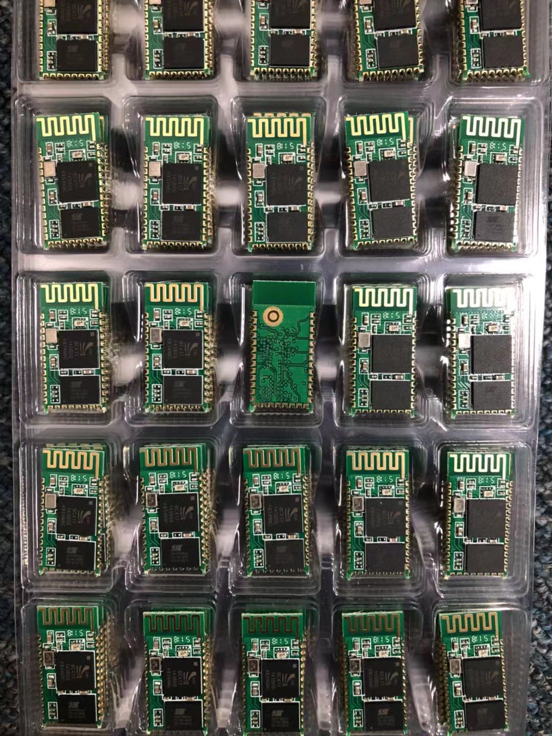 HC-06 Bluetooth serial port module connection 51 single wafer CSR wireless transmission module compatible HC-07