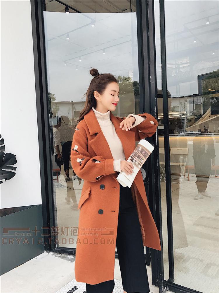 2018 mùa xuân váy nữ gió ong thêu áo len nữ Hàn Quốc phiên bản của phần dài của vành đai thắt lưng eo áo áo măng tô kaki nữ dáng dài