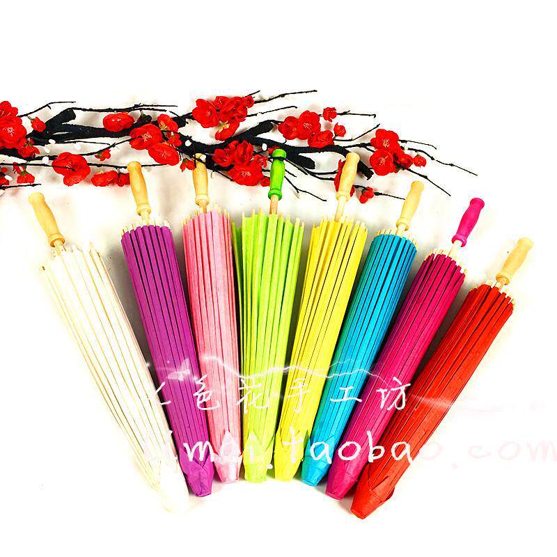 Kindergarten wall decoration children's diy blank paper umbrella hand painting white oil paper graffiti creative painting process