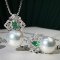 Bamboo moving pearl Australia white set Natural sea water pearl emerald diamond 18K gold accessories fashion atmosphere