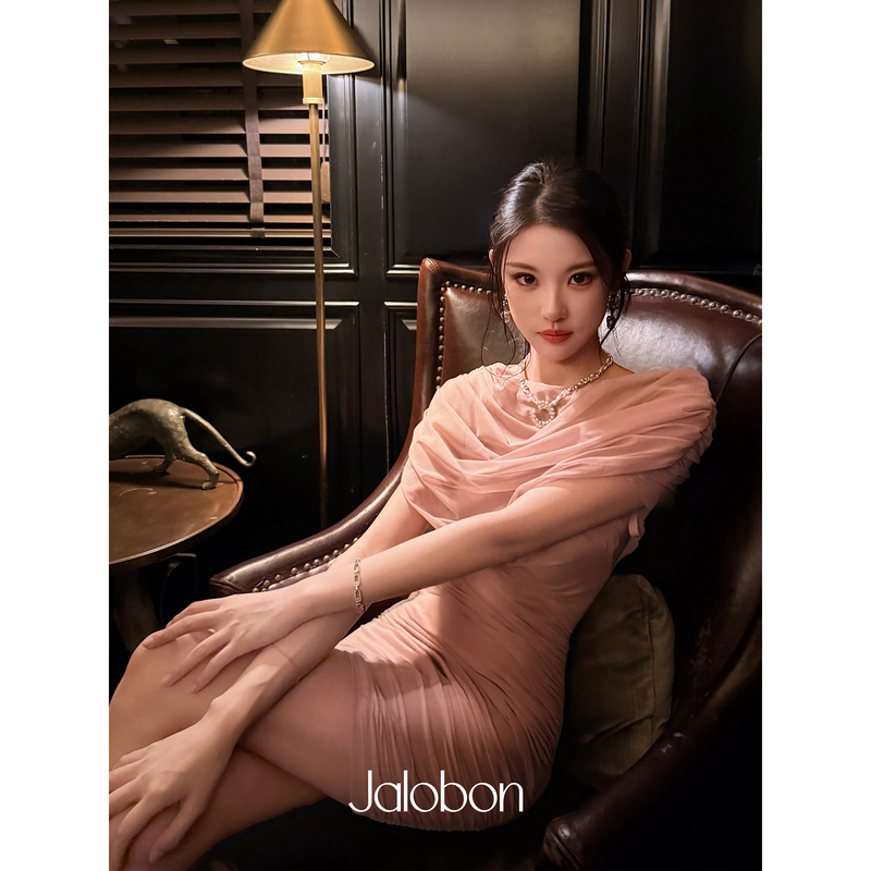 Jalobon Layered Ruched Mesh Off-Shoulder Bodycon Dress with a Slim Waist and Elegant Silhouette