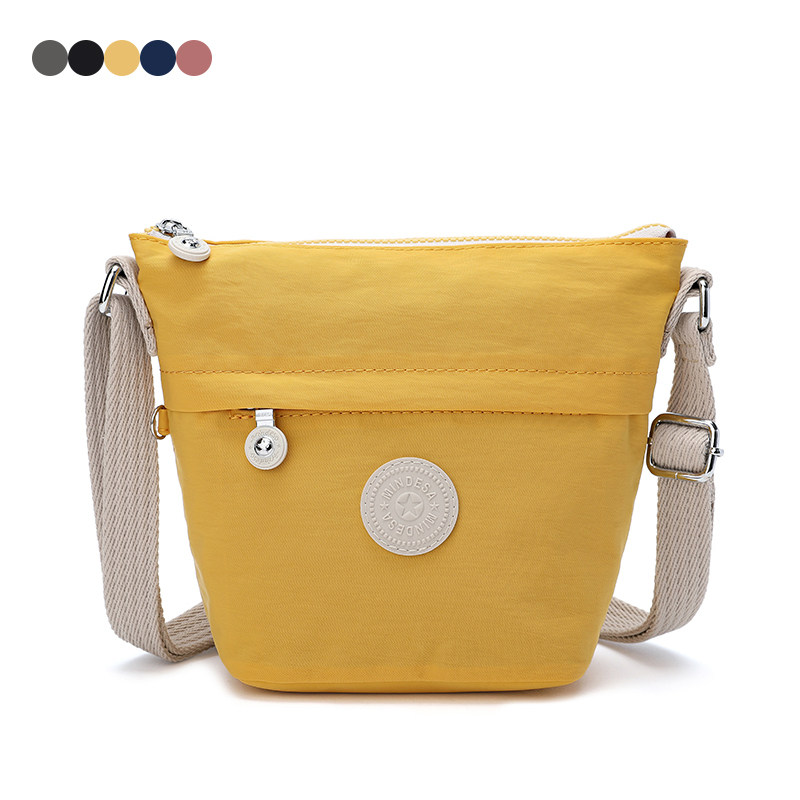 Crossbody bag women's summer 2022 new fashion all-match nylon cloth anti-splashing light casual women's small shoulder bag
