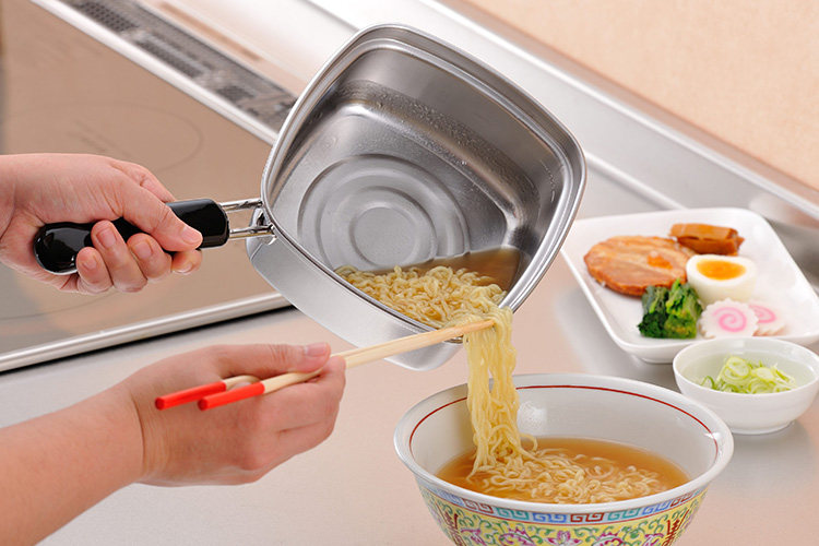 Japan's lower village enterprises selling square stainless steel ramen pot pot pot soup pot