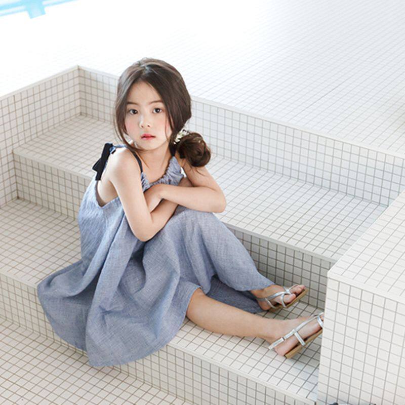 Girls dress summer Korean version of the little girl Mori literature and art suspender skirt in the big child temperament beach long skirt