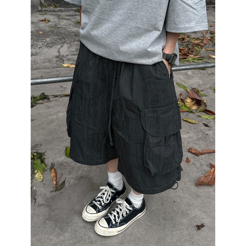 Xbro Japanese Retro Summer Loose Cargo Shorts Paper-Feel Cotton Casual Pants Mid-Length Pants with Large Pockets Unisex