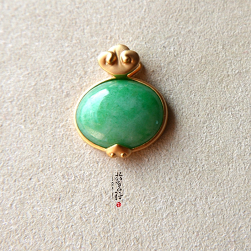 (Zhe Xi ten Cuxuan) 18K Gold Jade Ruyi Pendant Auspicious and Festive Temperament