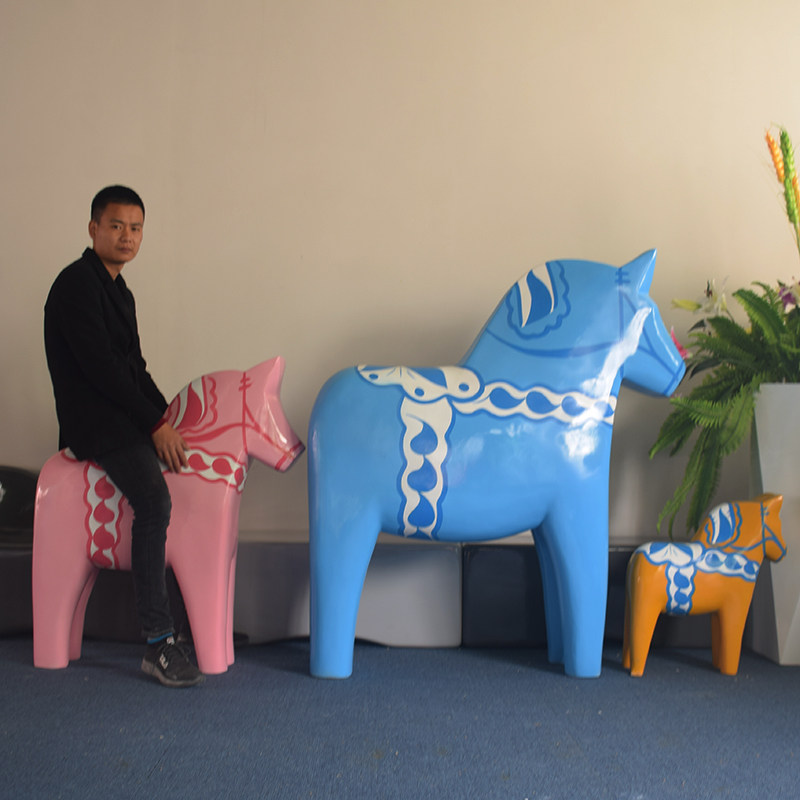 2025森美印象新中式书房如何选择金属时钟马摆件?装修搭配要点全解析