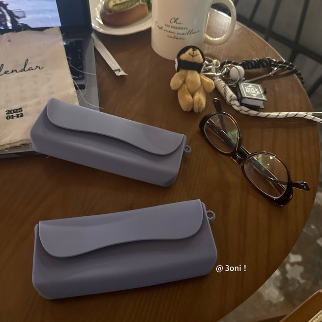 Silicone magnetic glasses bag, waterproof, wear-resistant, lightweight, travel, men and women's small sunglasses storage bag, glasses storage bag