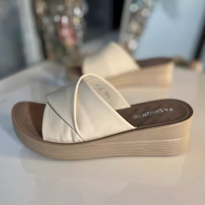 Summer Mom Slippers 2026 New Style Outdoor Wedge Heel Leather Comfortable Soft Sole Middle-Aged Women's Shoes Mid-Heel Slip-On Sandals Summer Mom Slippers 2026 New Style Outdoor Wedge Heel Leather Comfortable Soft Sole Middle-Aged Women's Shoes Mid-Heel Slip-On Sandals