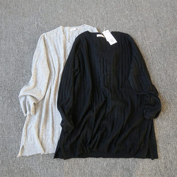 Large size stretch warm v-neck sweater with few pits