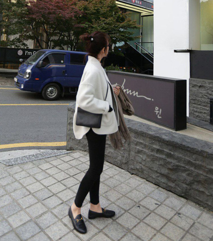 Cocoon loại áo hai mặt cashmere đoạn ngắn áo len nhỏ ngắn phía trước dài rộng bán rộng phiên bản lỏng lẻo couple tx áo khoác nữ