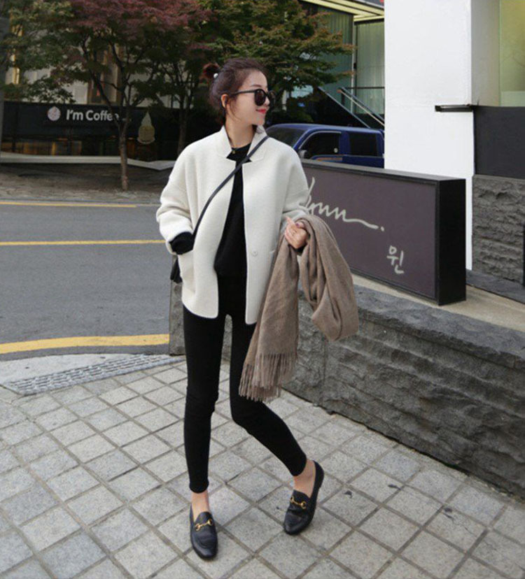 Cocoon loại áo hai mặt cashmere đoạn ngắn áo len nhỏ ngắn phía trước dài rộng bán rộng phiên bản lỏng lẻo couple tx áo khoác nữ