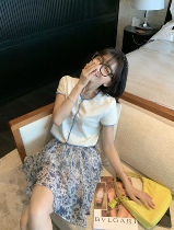 Korean color matching stitching round neck short sleeve T-shirt female summer retro Pearl single-breasted design short cardigan top