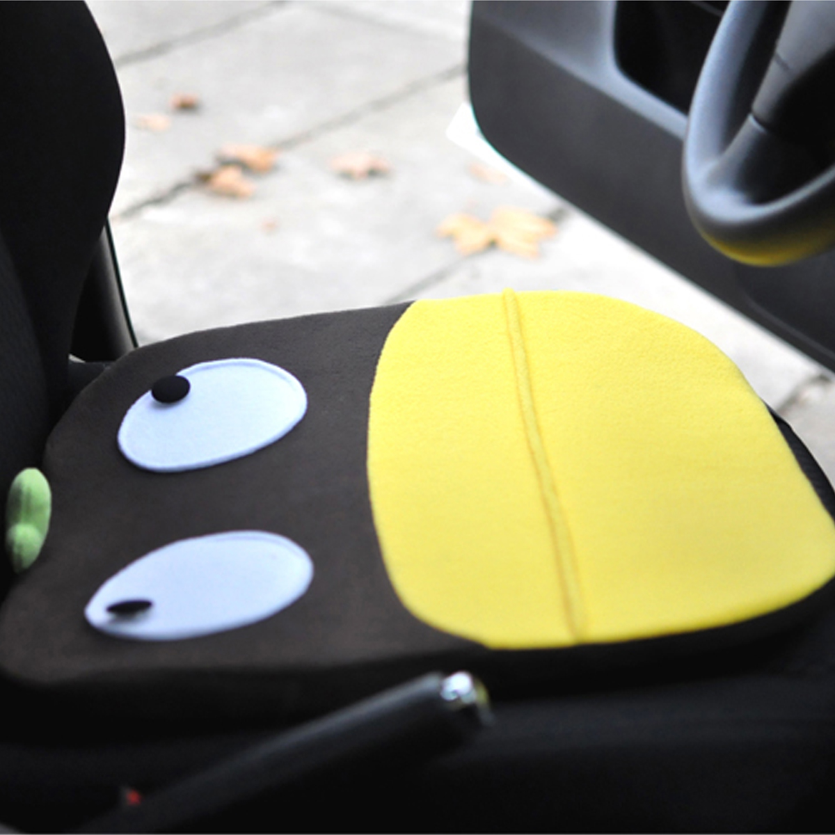 PLUMO Pilom car seat cushion can fix the four seasons universal cute car seat cushion Car car decoration hehe