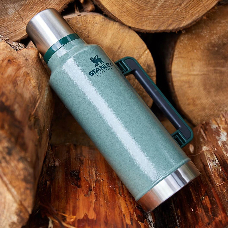Stanley Stanley Outdoor Travel Hot Water Bottle with a large capacity of 1 9 liters of thermal Kettle stainless steel insulation cup