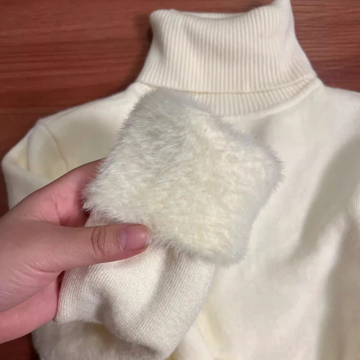 2026秋冬高领毛衣女加厚一体绒修身打底衫保暖保健效果有多强？