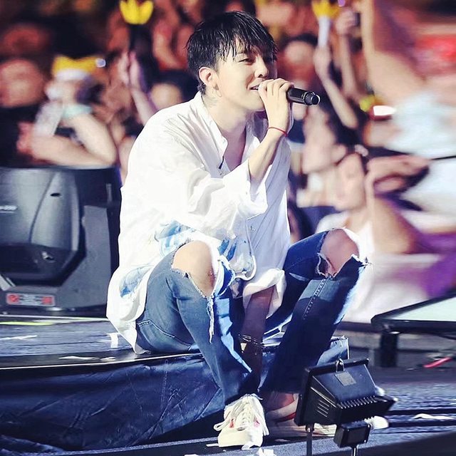 all black old skool vans womens