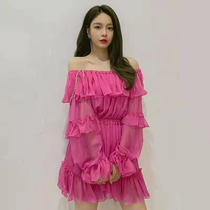 Song Yan Fei Shen Mengchen with the same rose red word shoulder sexy Lotus Leaf long sleeve pleated shoulder holiday dress summer