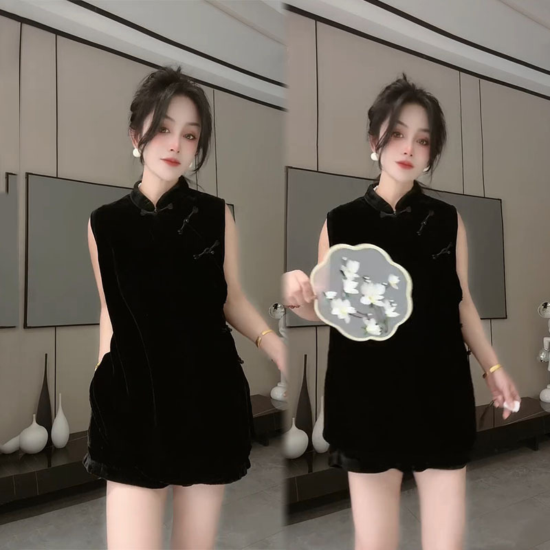 Retro New Chinoiserie Velvet Suit 2025 Summer New Style Stand-Up Collar Sleeveless Buttoned Slit Top and Shorts Two-Piece Set Retro New Chinoiserie Velvet Suit 2025 Summer New Style Stand-Up Collar Sleeveless Buttoned Slit Top and Shorts Two-Piece Set
