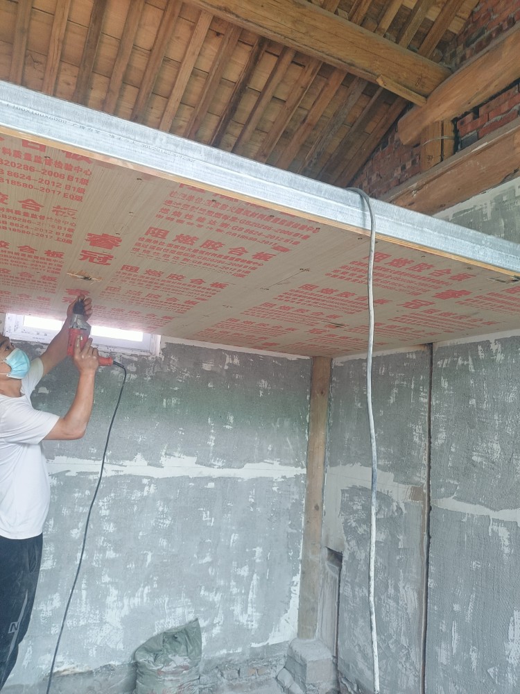 Beijing bungalow decoration, old house renovation, steel structure attic, water circuit renovation, ground moisture-proofing