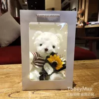 Красные полосы белые крутые цветы