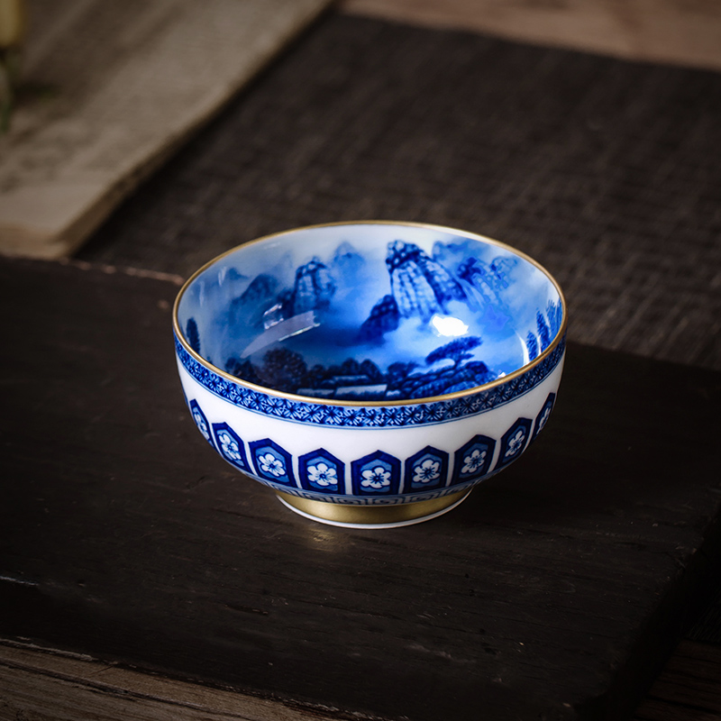 Blue and white landscape painting of owl up with jingdezhen ceramic checking master cup single cup large - sized pu - erh tea cup gift tea set