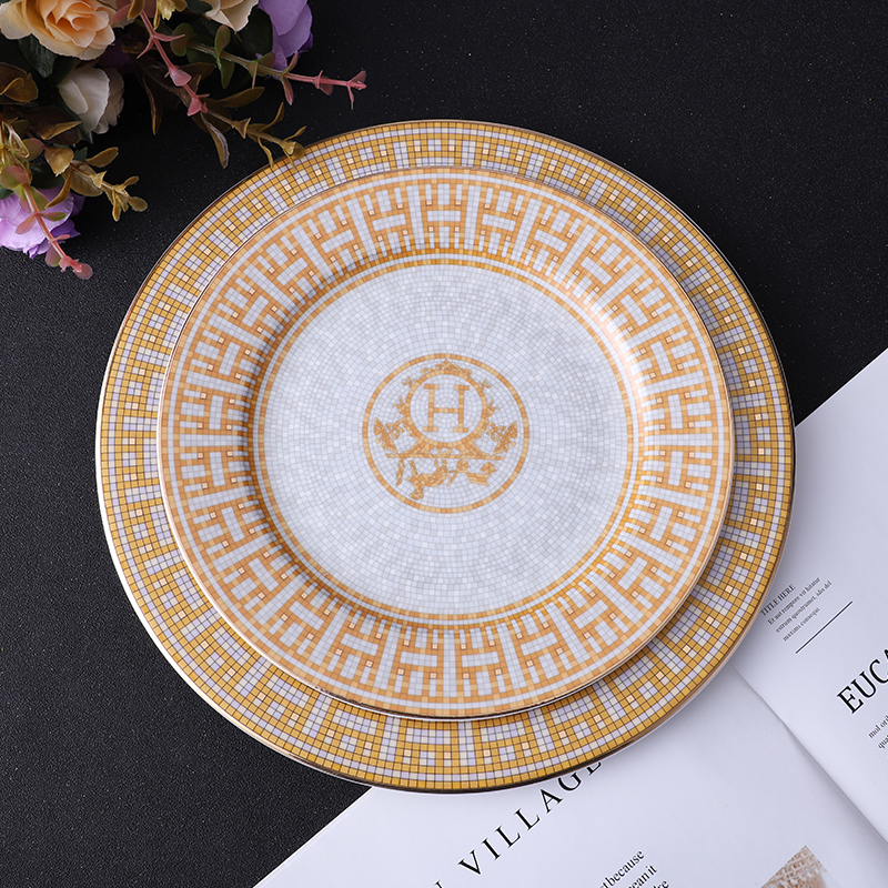 High-End Bone China Shallow Plate, Luxurious Dining Plate, Light Luxury Home Tableware, Luxurious Hotel Steak Plate, Gold Flat Plate Set