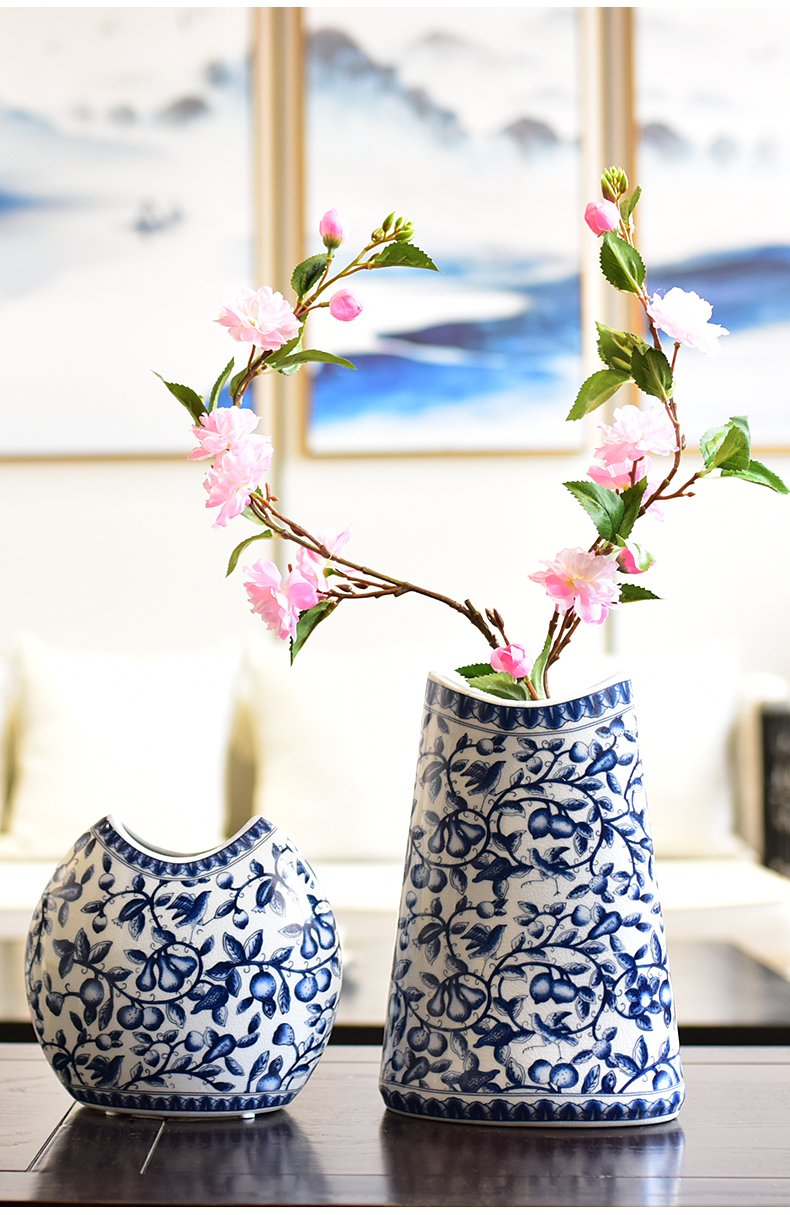 The new Chinese rich ancient frame jingdezhen blue and white porcelain vase, The sitting room porch TV ark, home decoration flower arranging furnishing articles