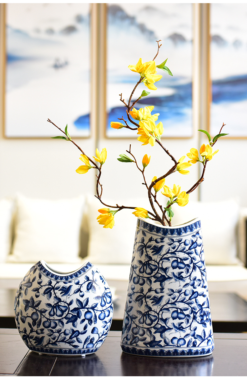 The new Chinese rich ancient frame jingdezhen blue and white porcelain vase, The sitting room porch TV ark, home decoration flower arranging furnishing articles